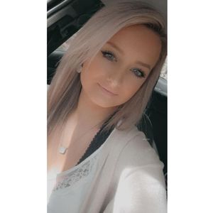 Meet your Posher, Becca